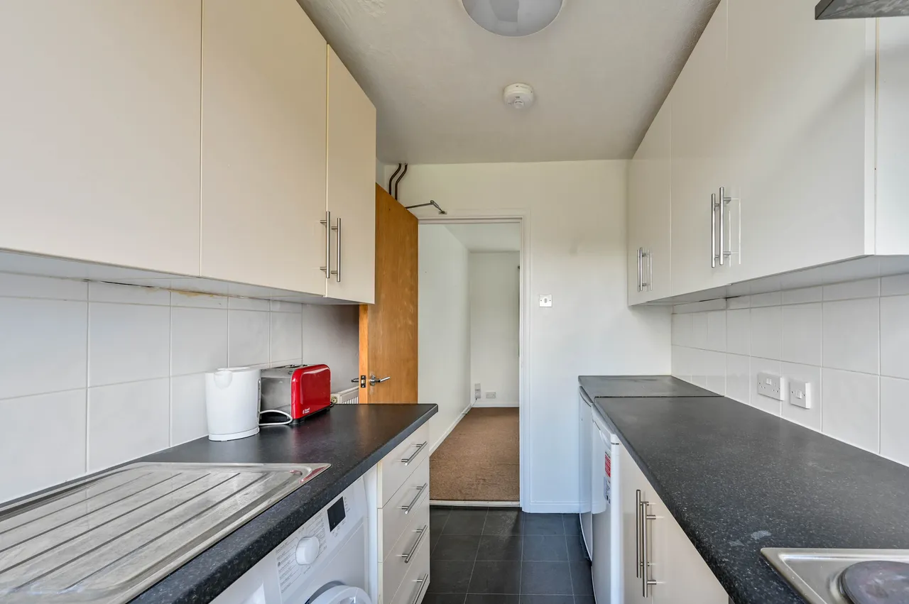 77 Homestall, Guildford, photo 5