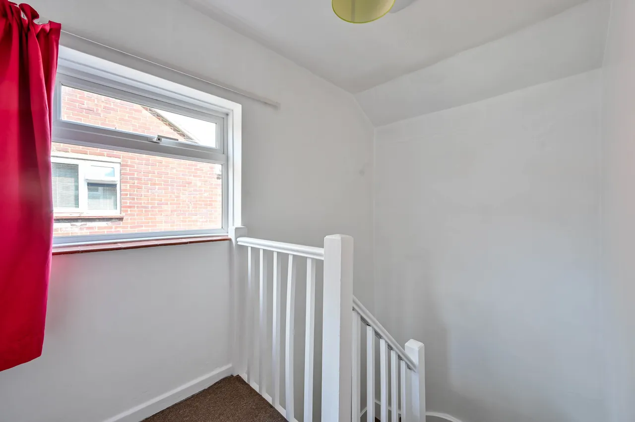 77 Homestall, Guildford, photo 4
