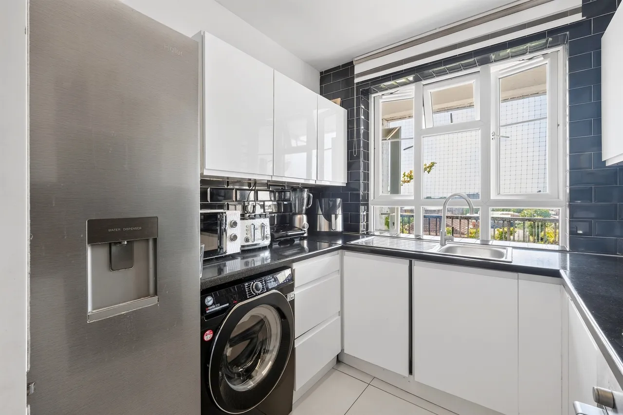 White City Estate, London, W12, photo 6