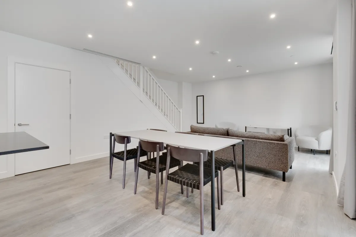 Cherry Park Lane, London, E20, photo 3