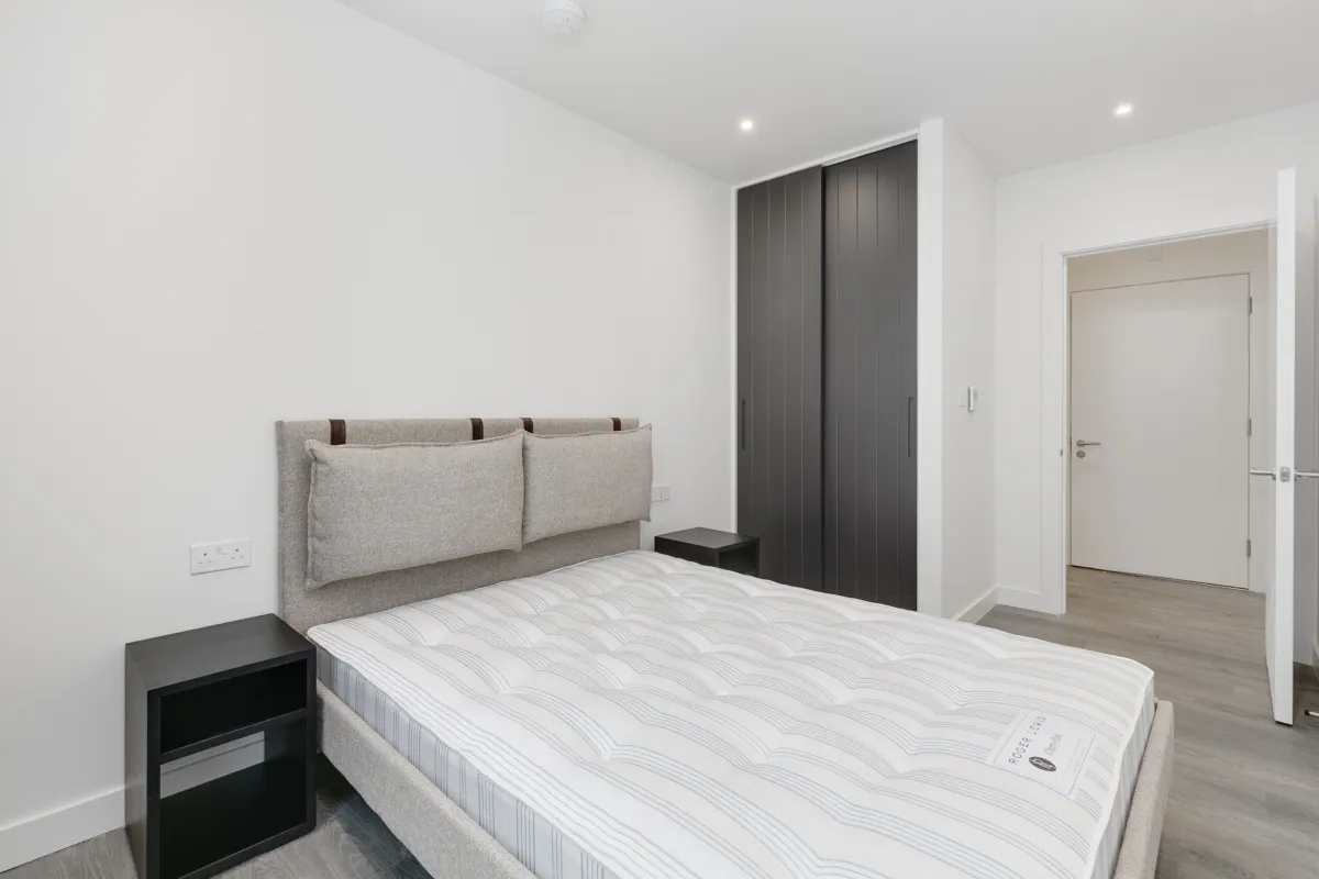 Cherry Park Lane, London, E20, photo 4