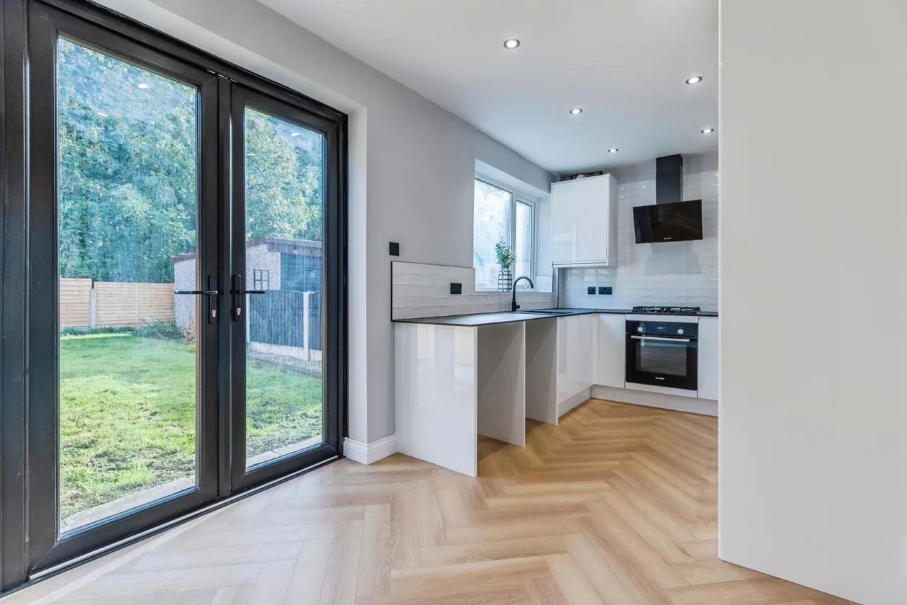 Ringway Avenue, Leigh, WN7, photo 11