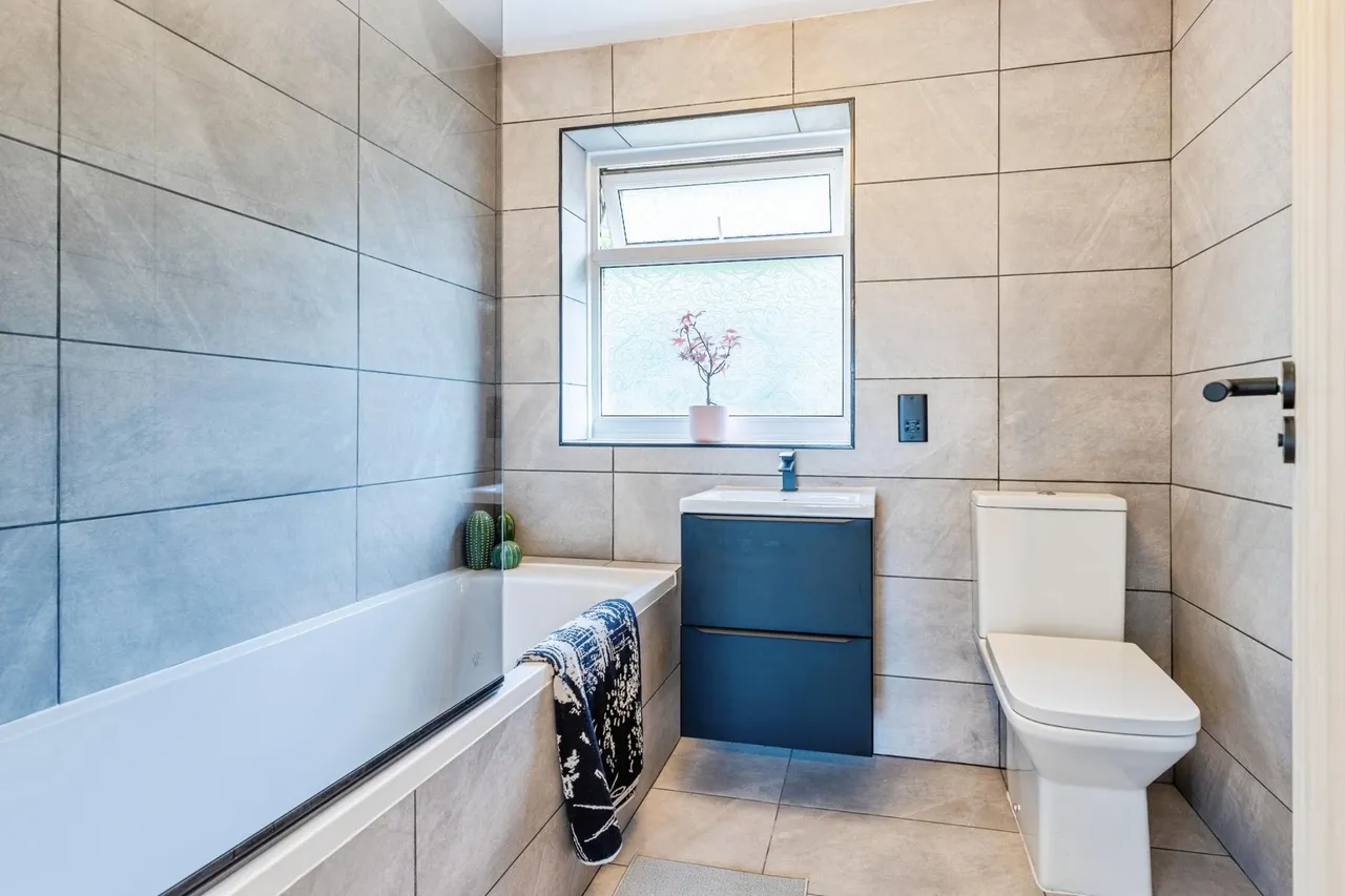 Ringway Avenue, Leigh, WN7, photo 33