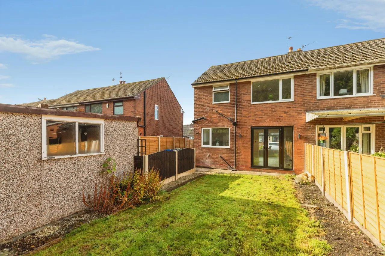 Ringway Avenue, Leigh, WN7, photo 17