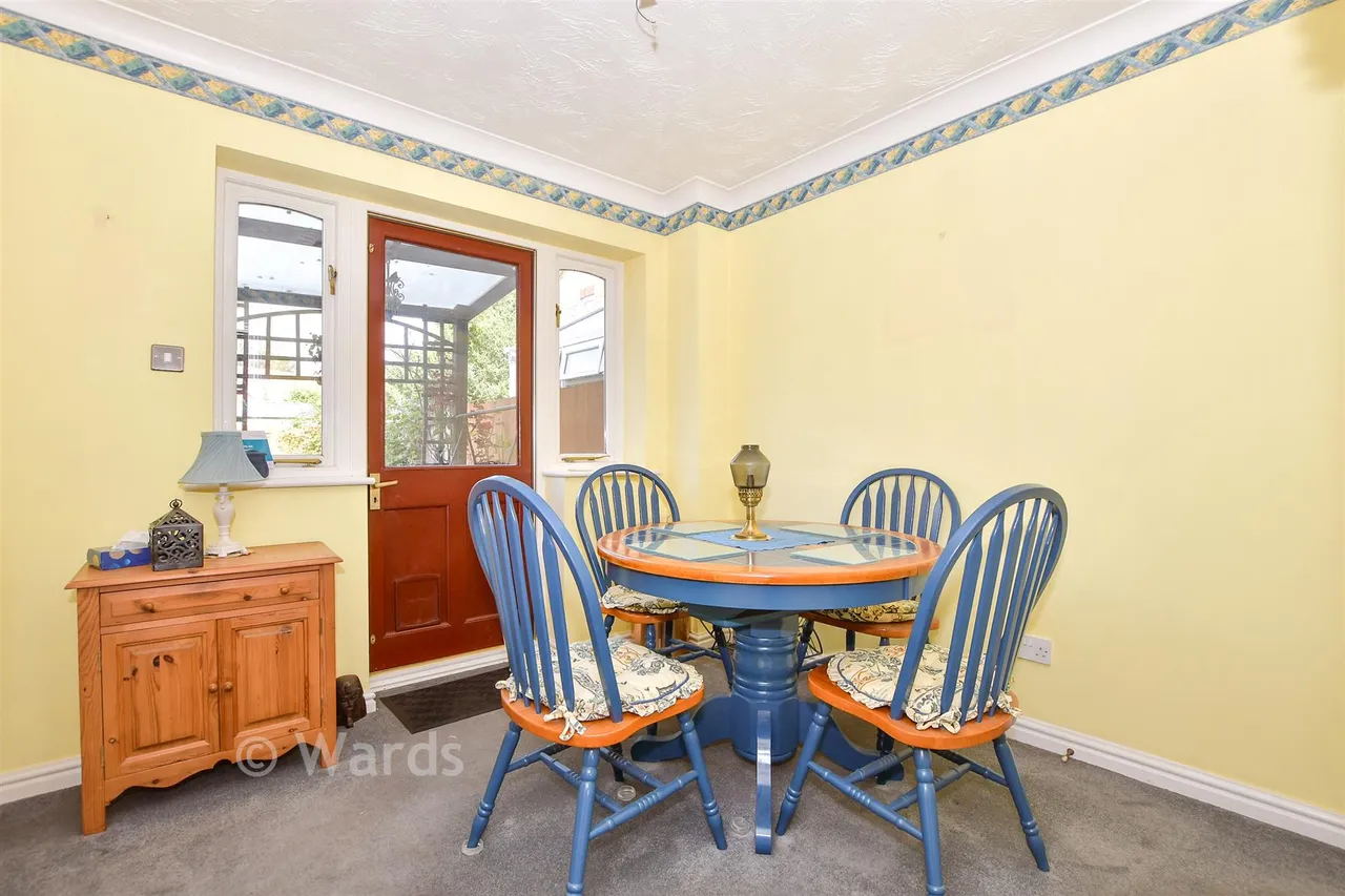 Sunburst Close, Marden, TN12, photo 4