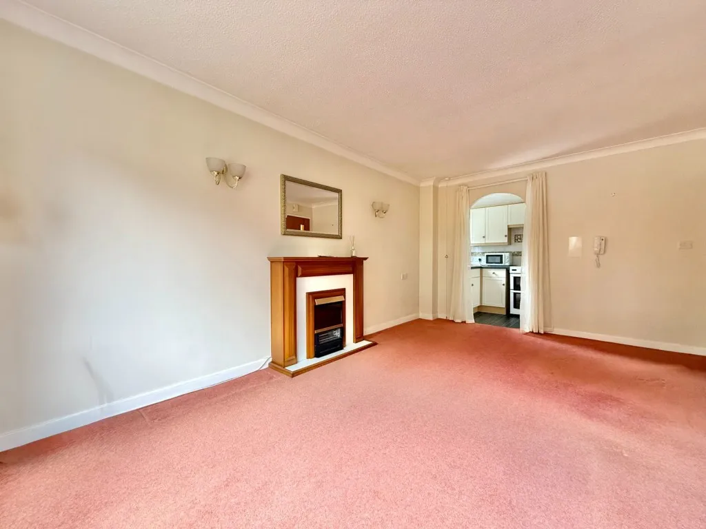 Deighton Road, LS22, photo 4