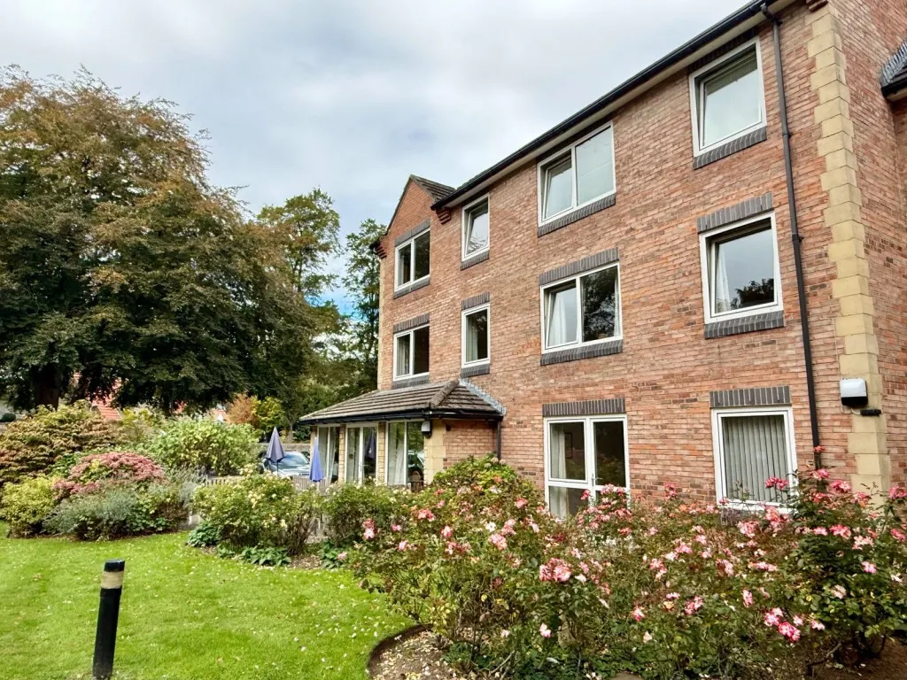 Deighton Road, LS22, photo 11