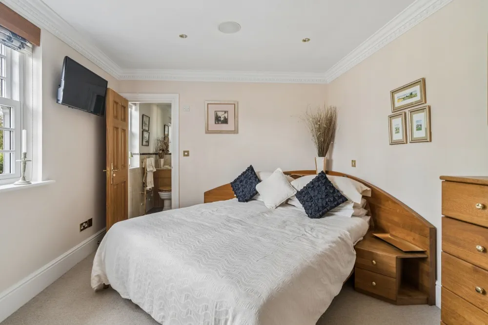 Grove Road, HP9, photo 9