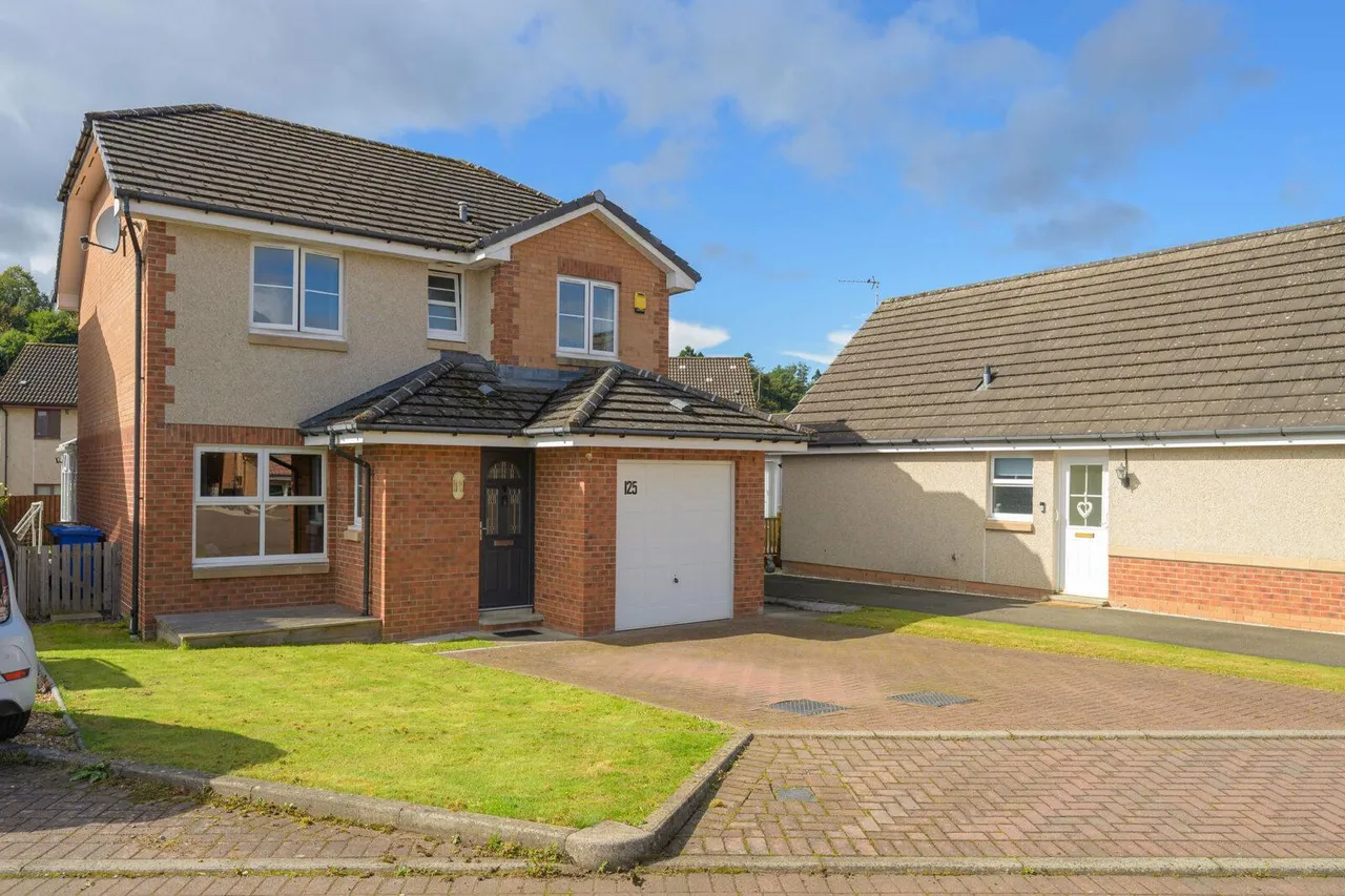 4 bed house for sale — Kennedy Way, Airth, FK2 8GG