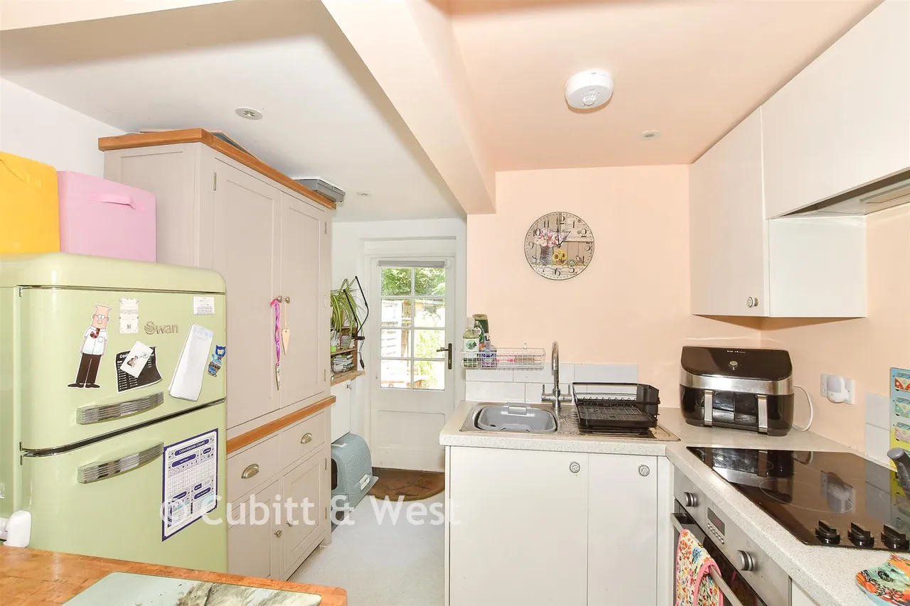 North Row, Uckfield, TN22, photo 8