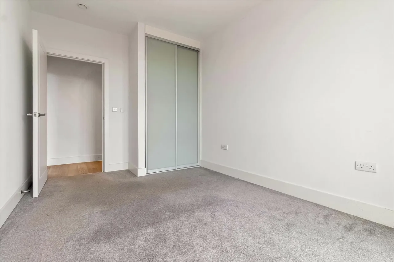 Brighton Road, Worthing, photo 9