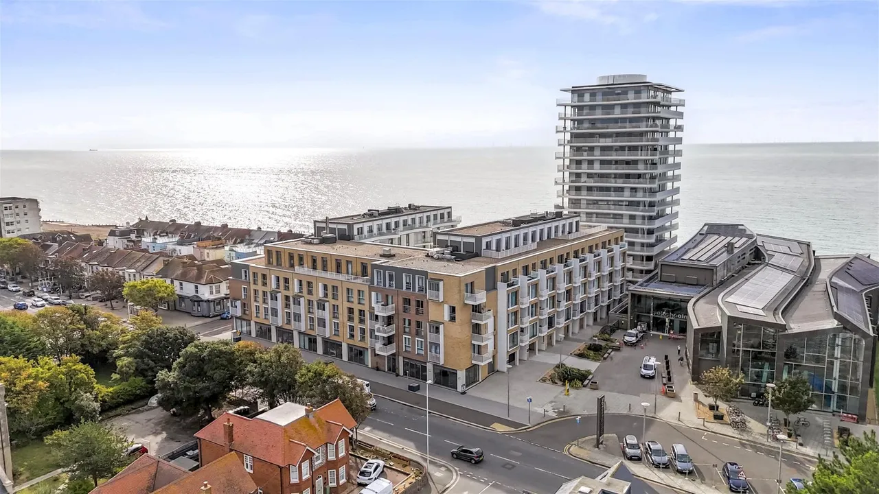 1 bed flat to rent — Brighton Road, Worthing
