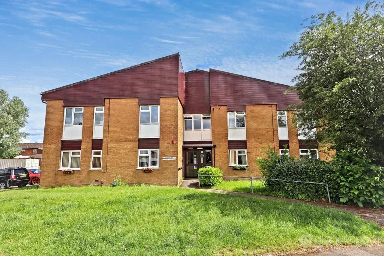 3 bed flat for sale, Braemar Way, Glendale, CV10