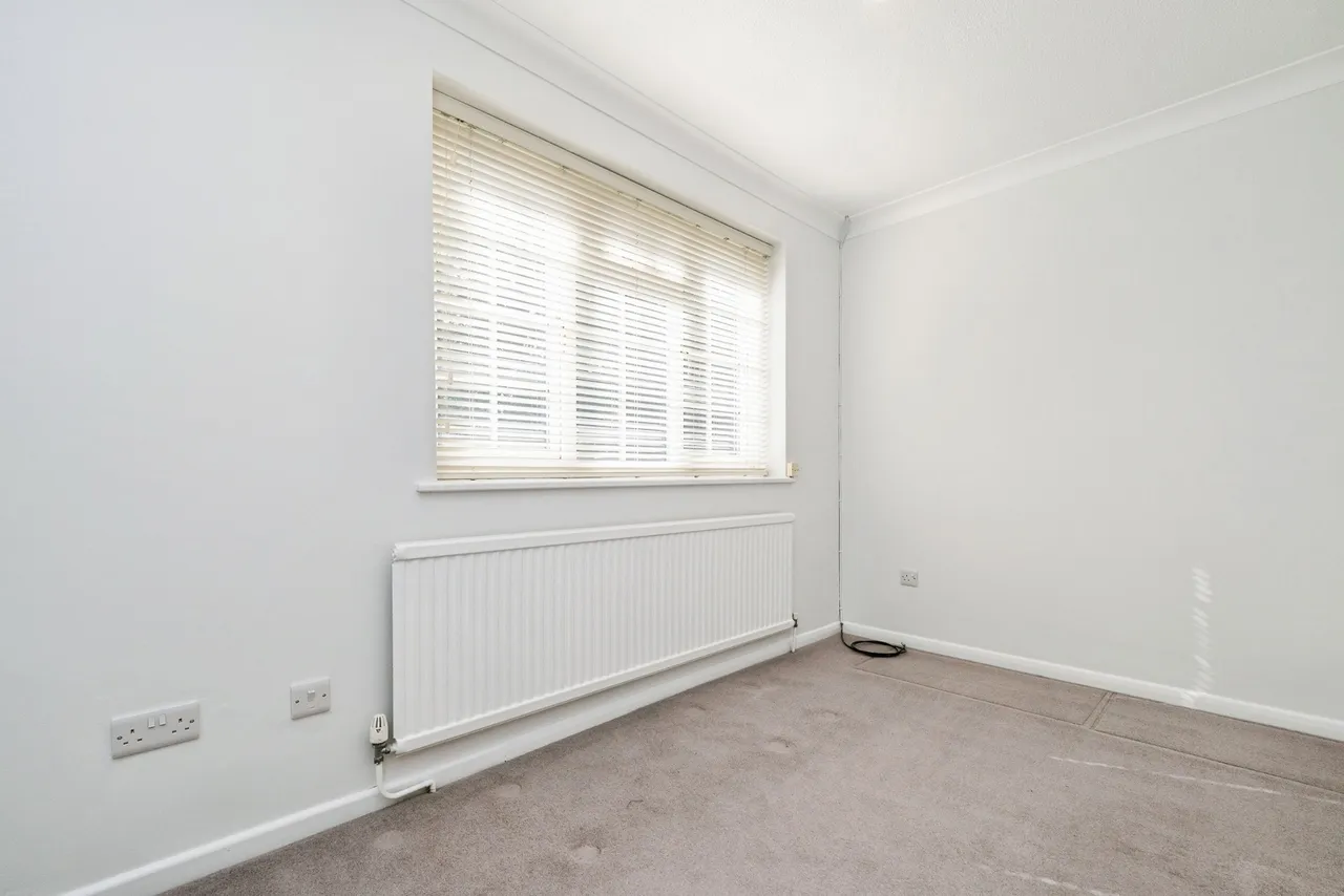 Jacklin Green, Woodford Green, IG8, photo 9