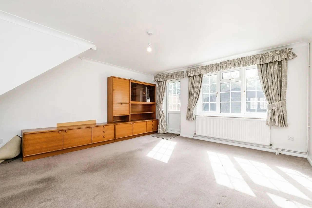 Jacklin Green, Woodford Green, IG8, photo 4