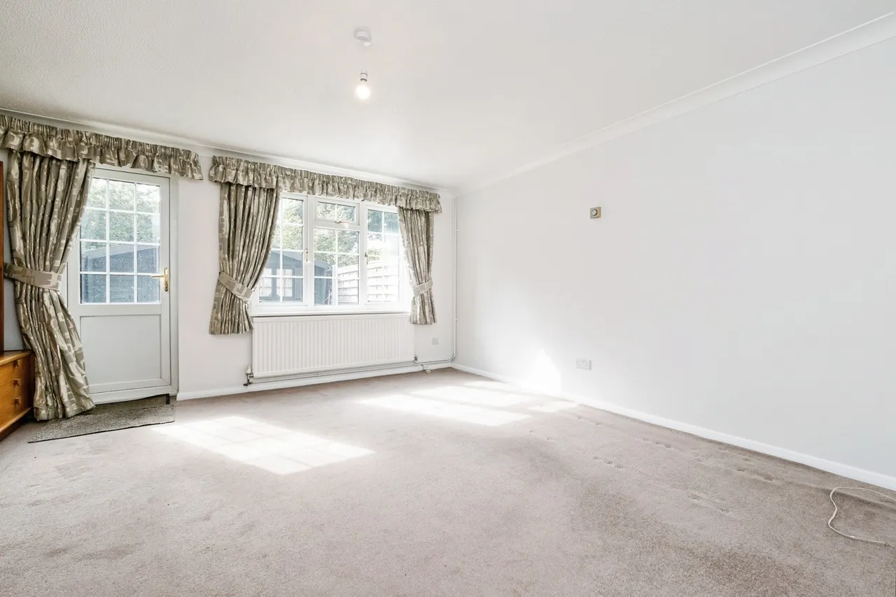 Jacklin Green, Woodford Green, IG8, photo 5