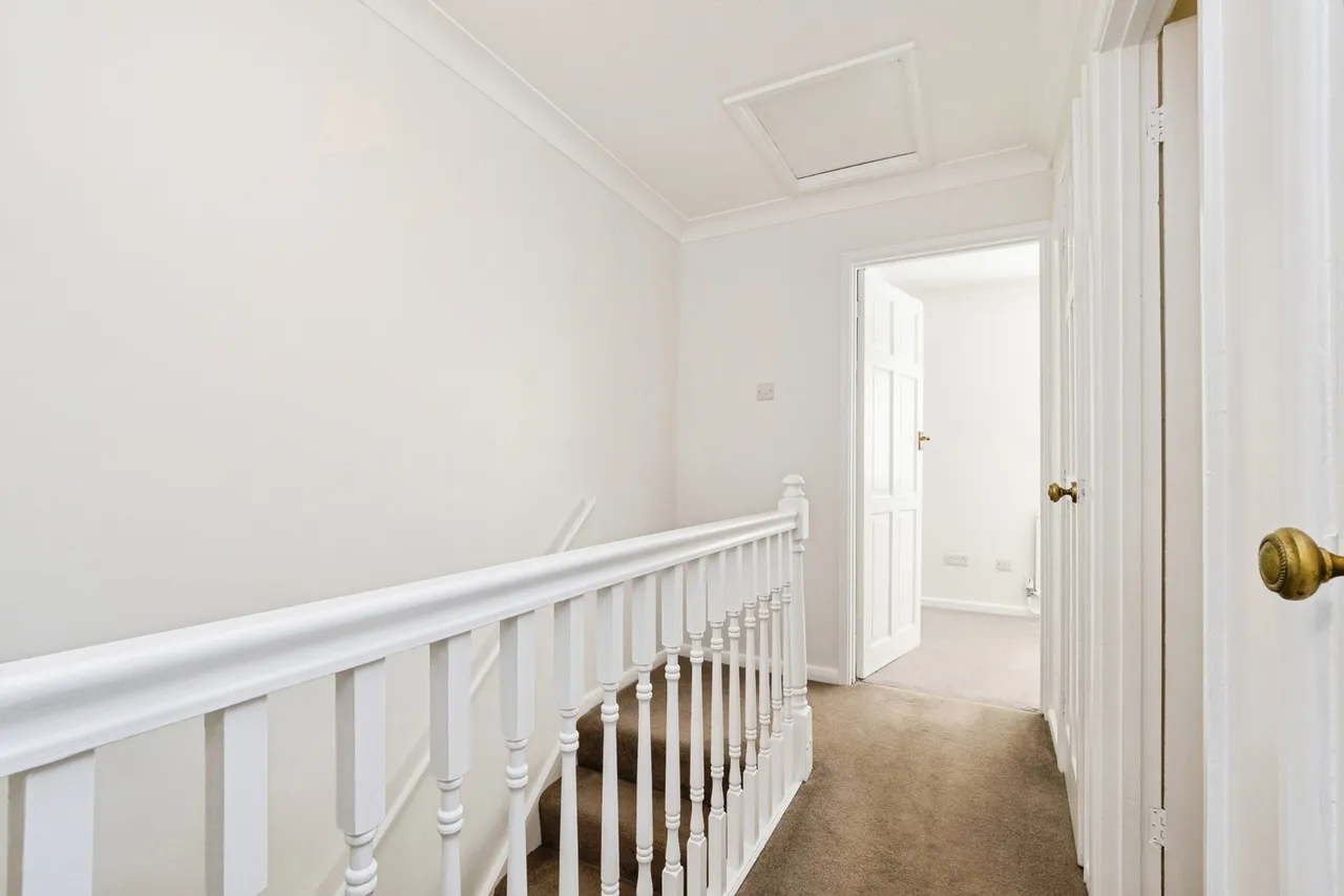 Jacklin Green, Woodford Green, IG8, photo 15