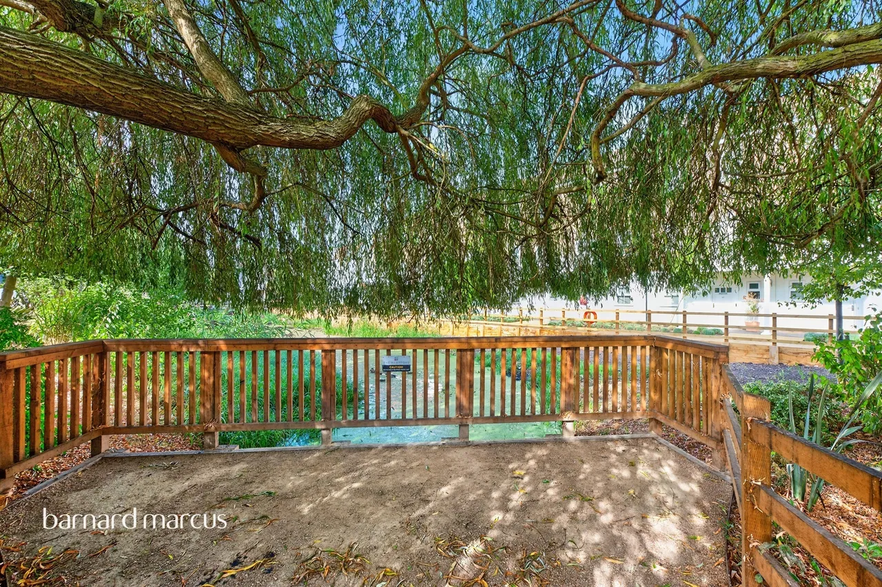 Beaumont Drive, Worcester Park, KT4, photo 21