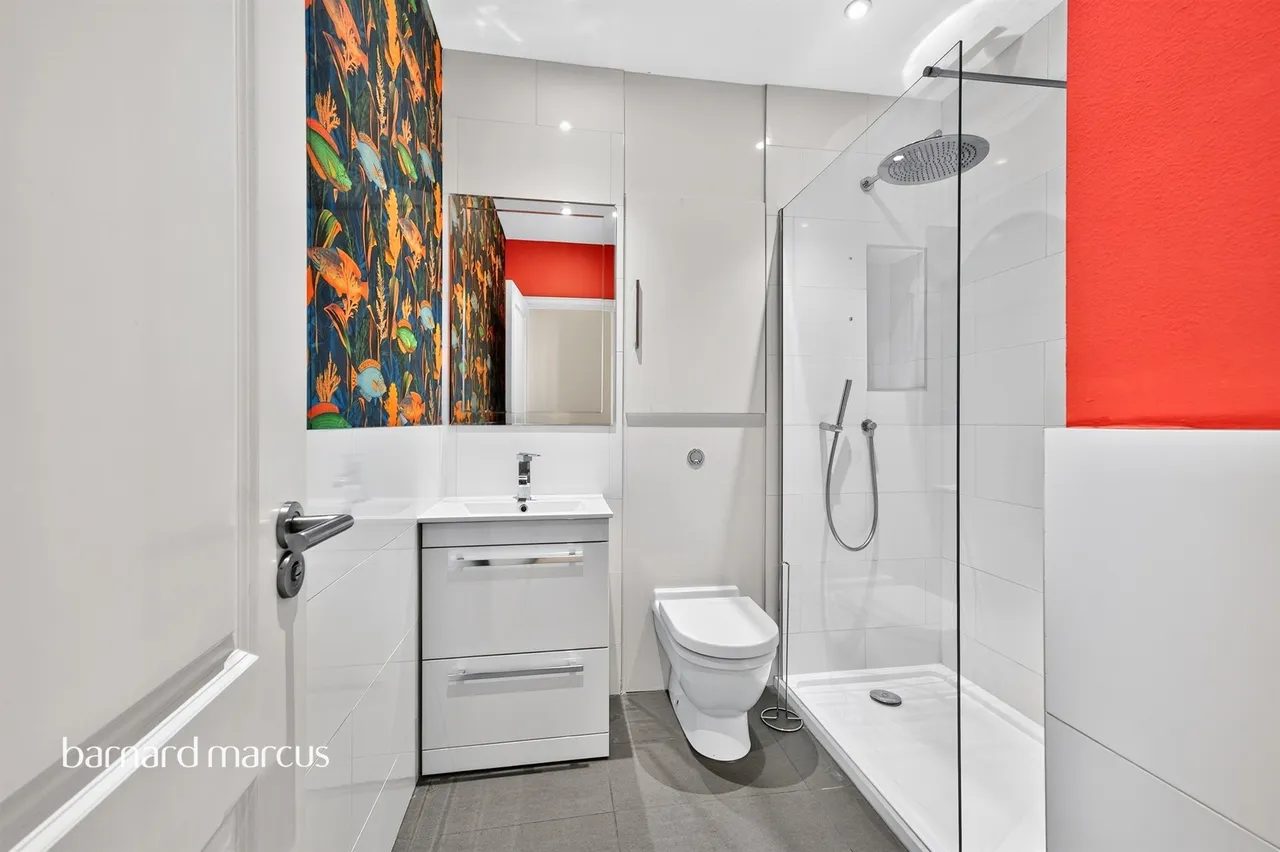 Beaumont Drive, Worcester Park, KT4, photo 16