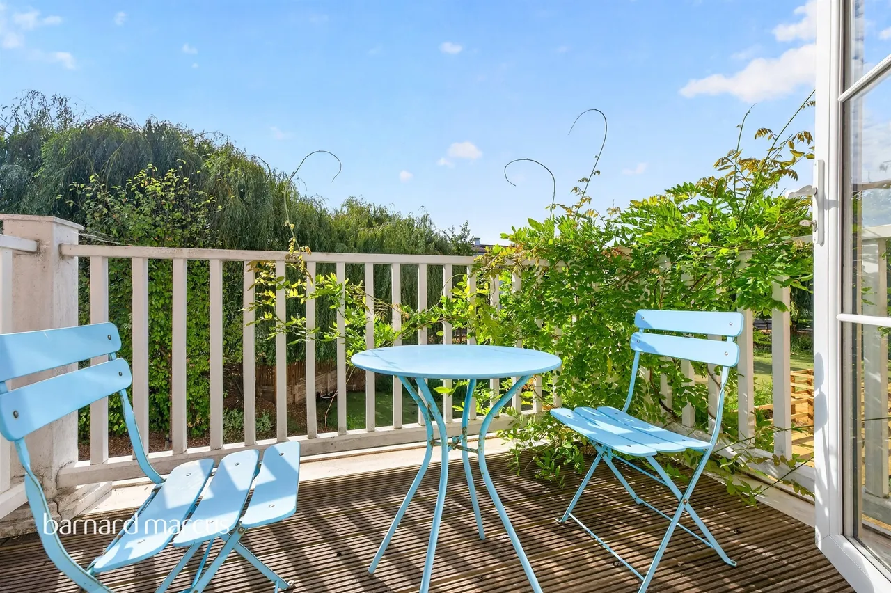 Beaumont Drive, Worcester Park, KT4, photo 3