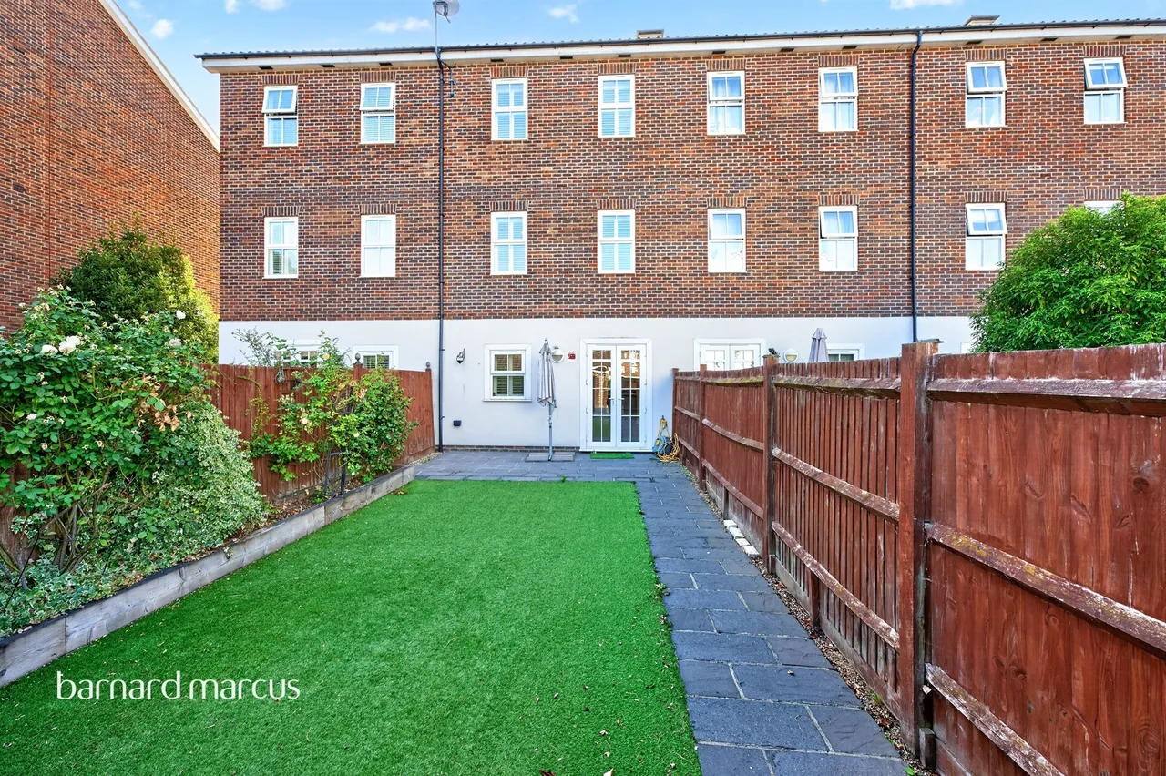 Beaumont Drive, Worcester Park, KT4, photo 17