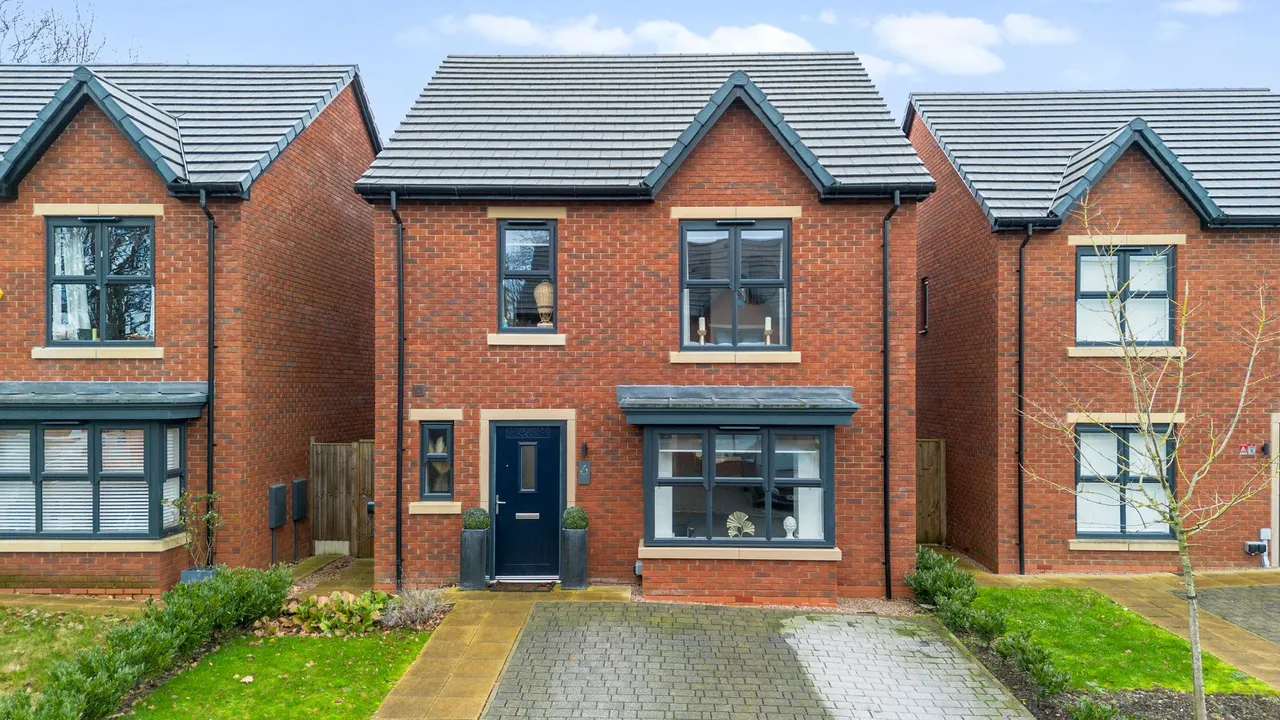 4 bed house for sale — Hazelfield Gardens, Lowton, Warrington, Warrington, WA3 2UL