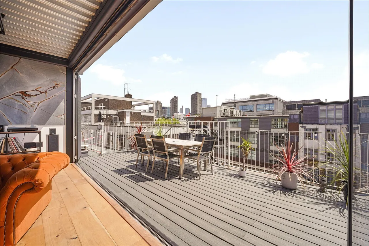 Clerkenwell Road, London, EC1M, photo 2