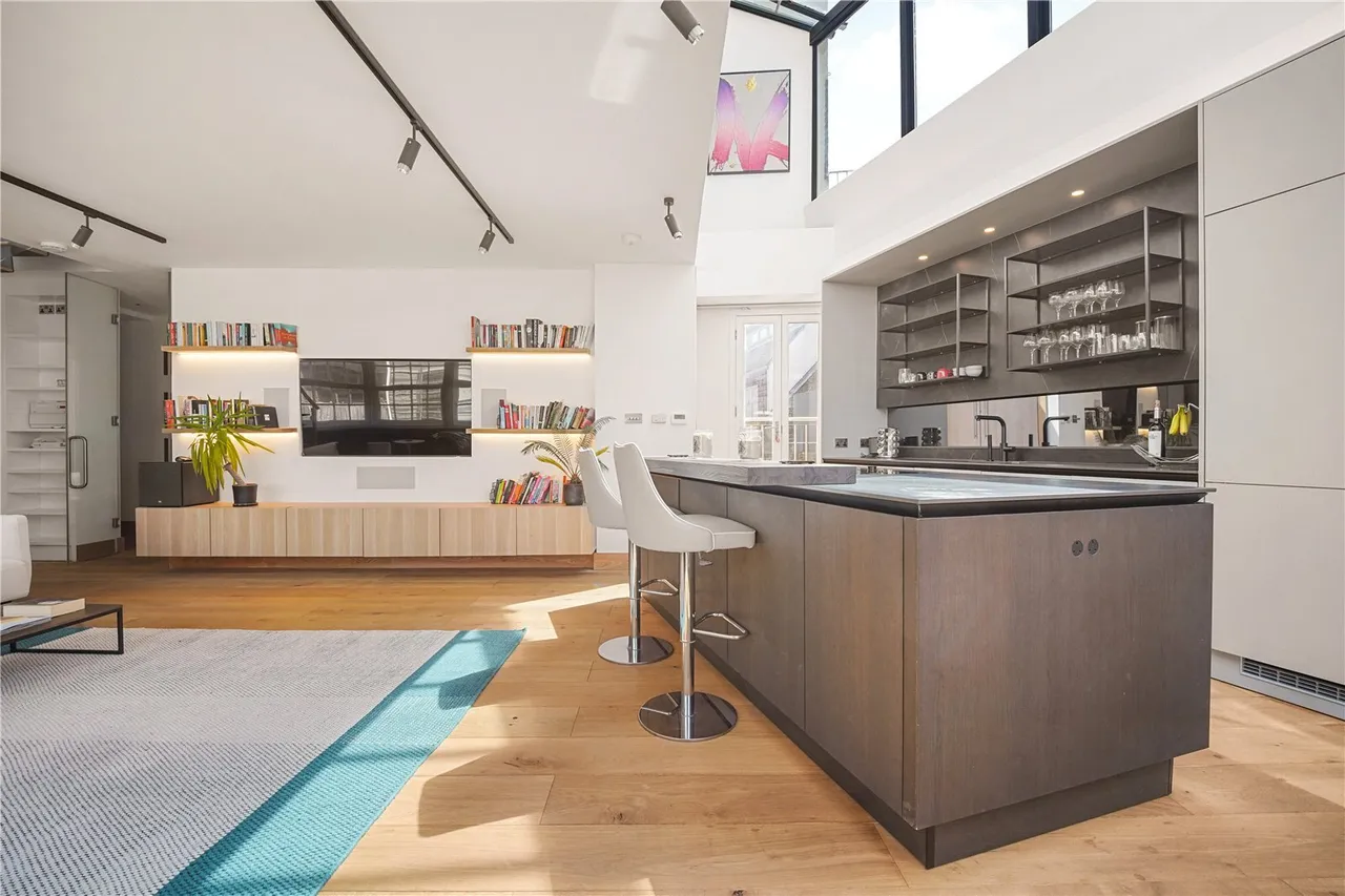 Clerkenwell Road, London, EC1M, photo 7