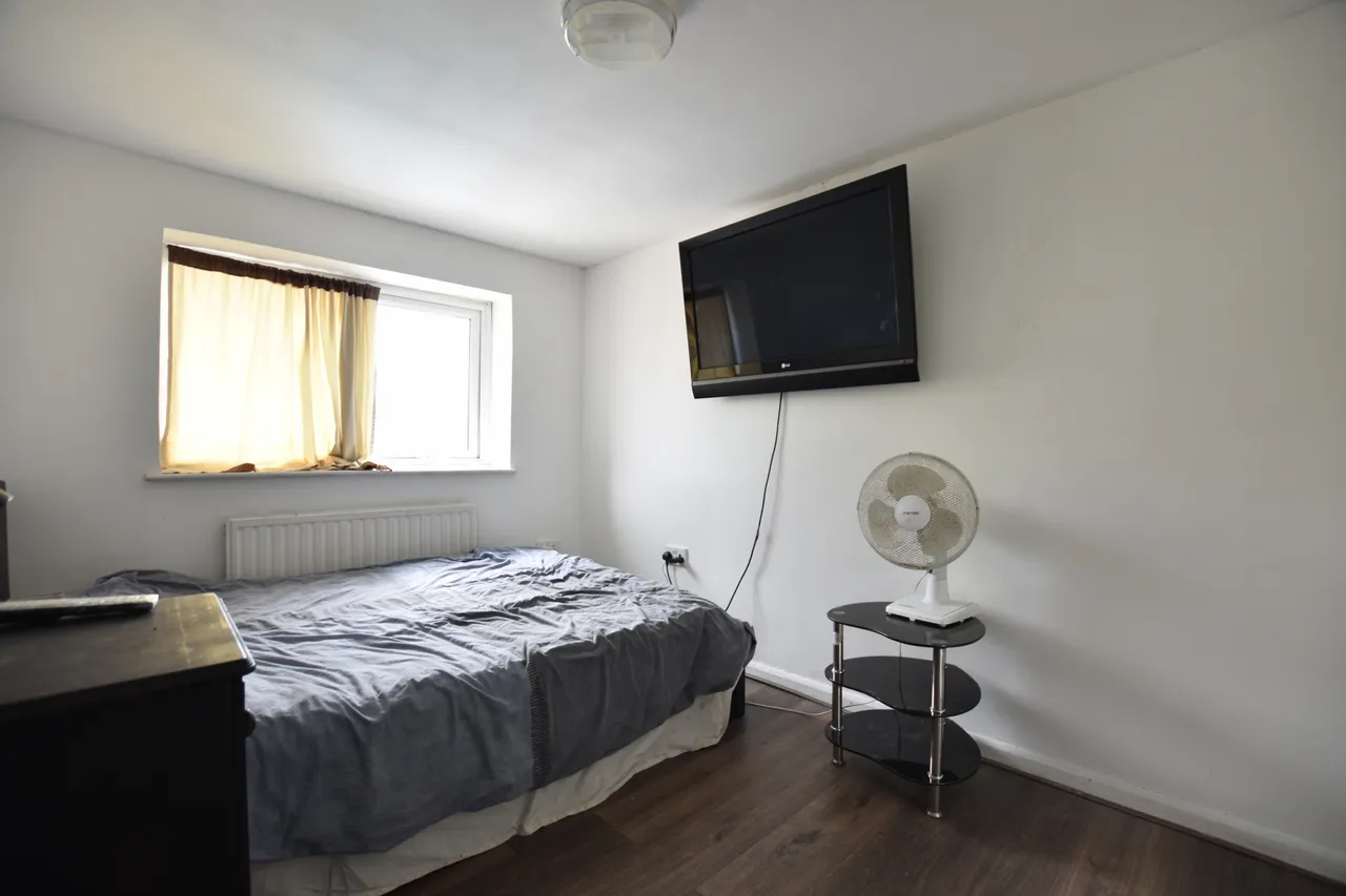Middle Park Avenue, Eltham, SE9 5HR, photo 9