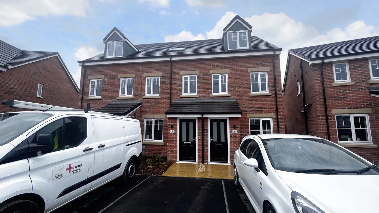 3 bed house to rent, Crown Crescent, Bolsover, S44