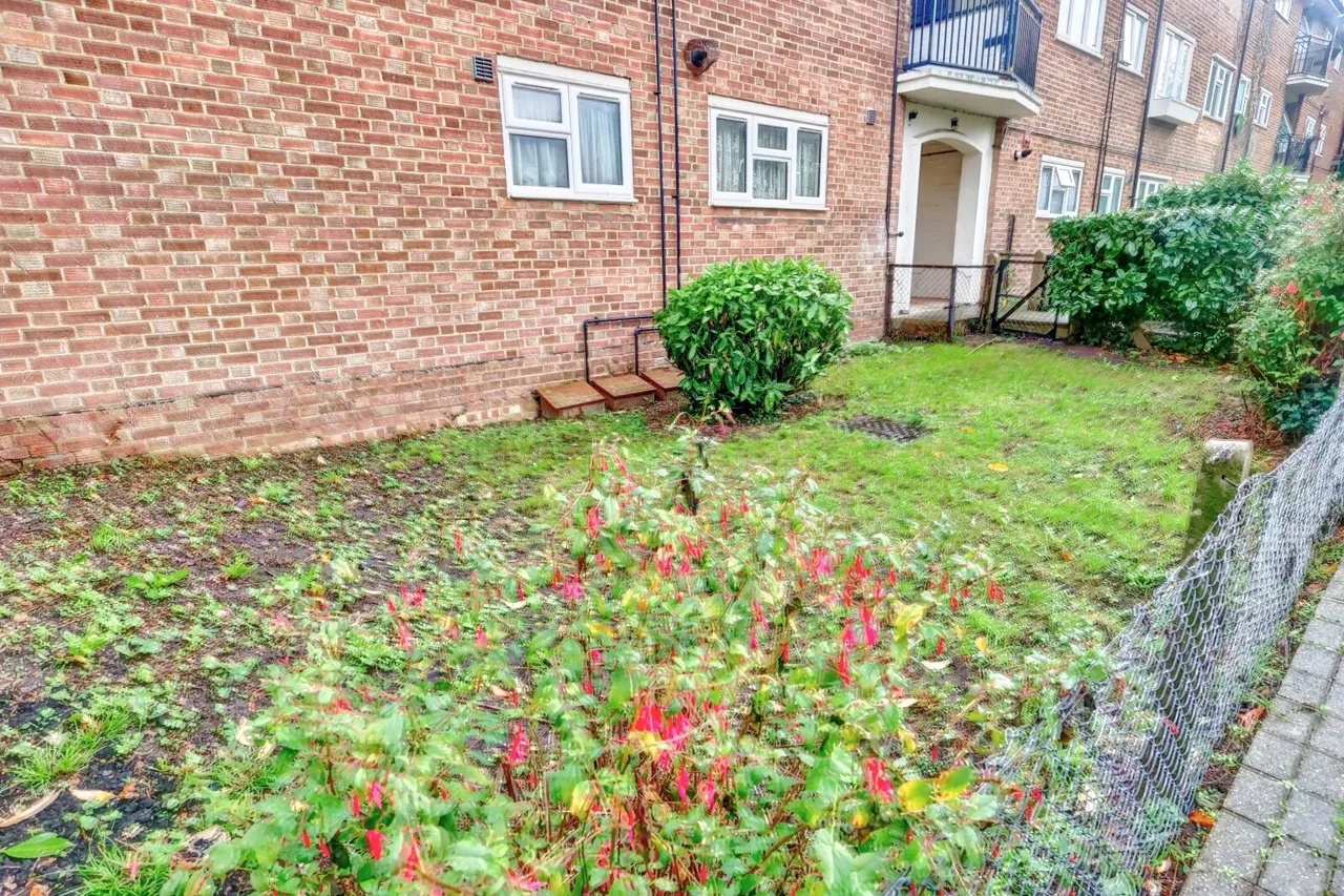 North Orbital Road, Uxbridge, UB9, photo 11