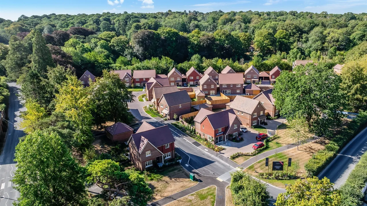 Headley Chase, Epsom, KT18, photo 16