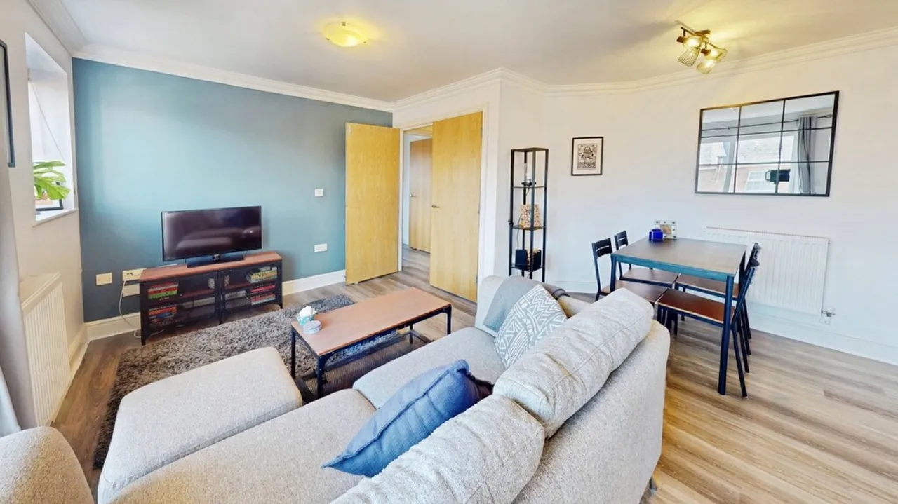Brookbank Close, Cheltenham, GL50, photo 3