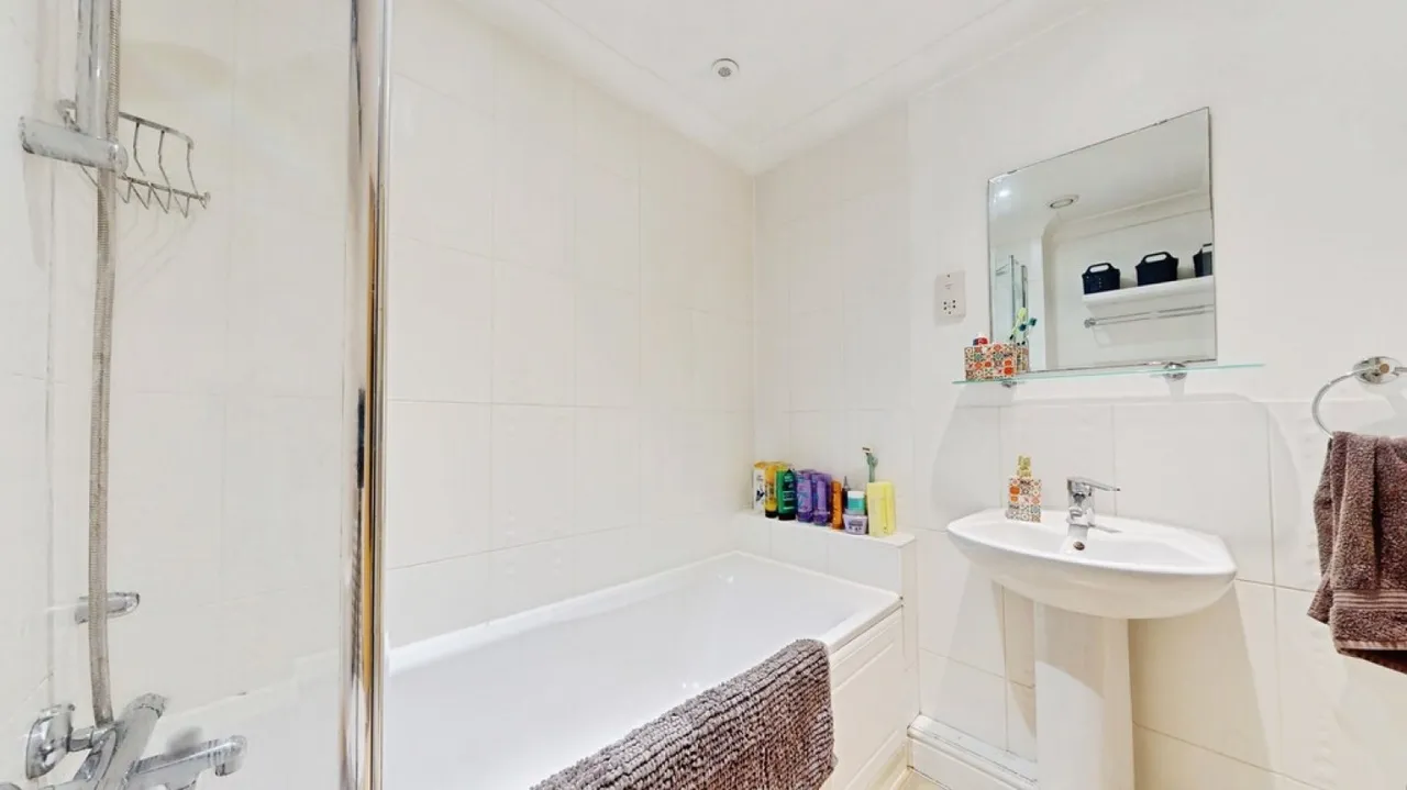 Brookbank Close, Cheltenham, GL50, photo 7