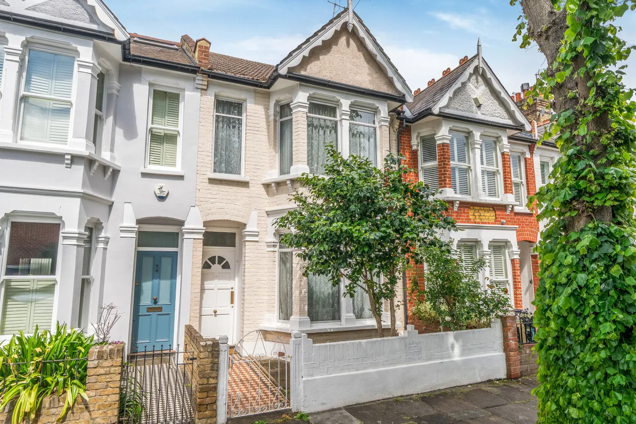 3 bed house for sale, Hazledene Road, Chiswick, W4