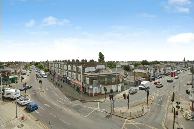2 bed flat for sale, Green Lane, Ilford, IG3