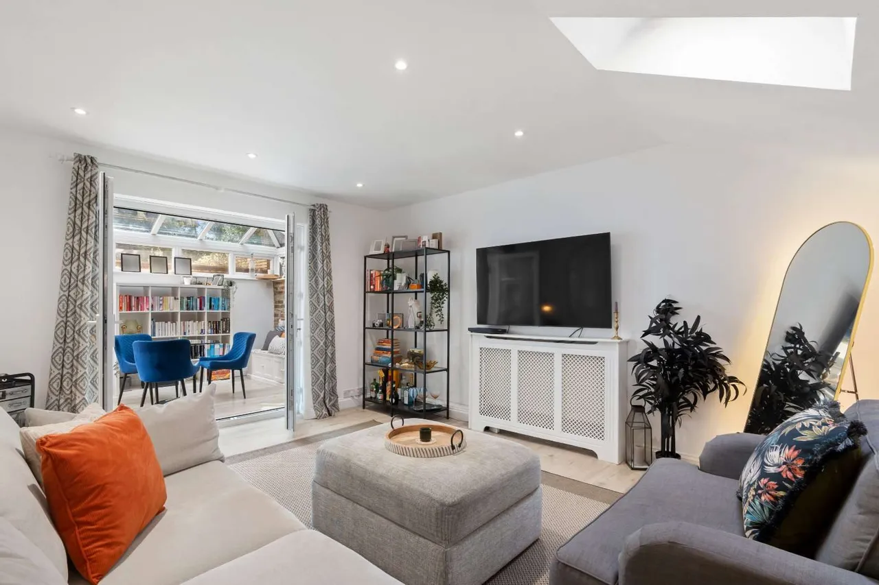 1 bed flat for sale, Alderbrook Road, London, SW12