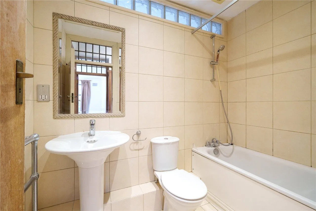 Bede House, Manor Fields, SW15, photo 10