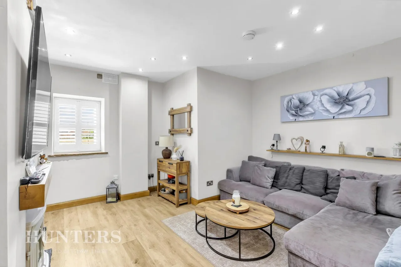 Eafield Barn, Smithy Bridge, OL15, photo 11