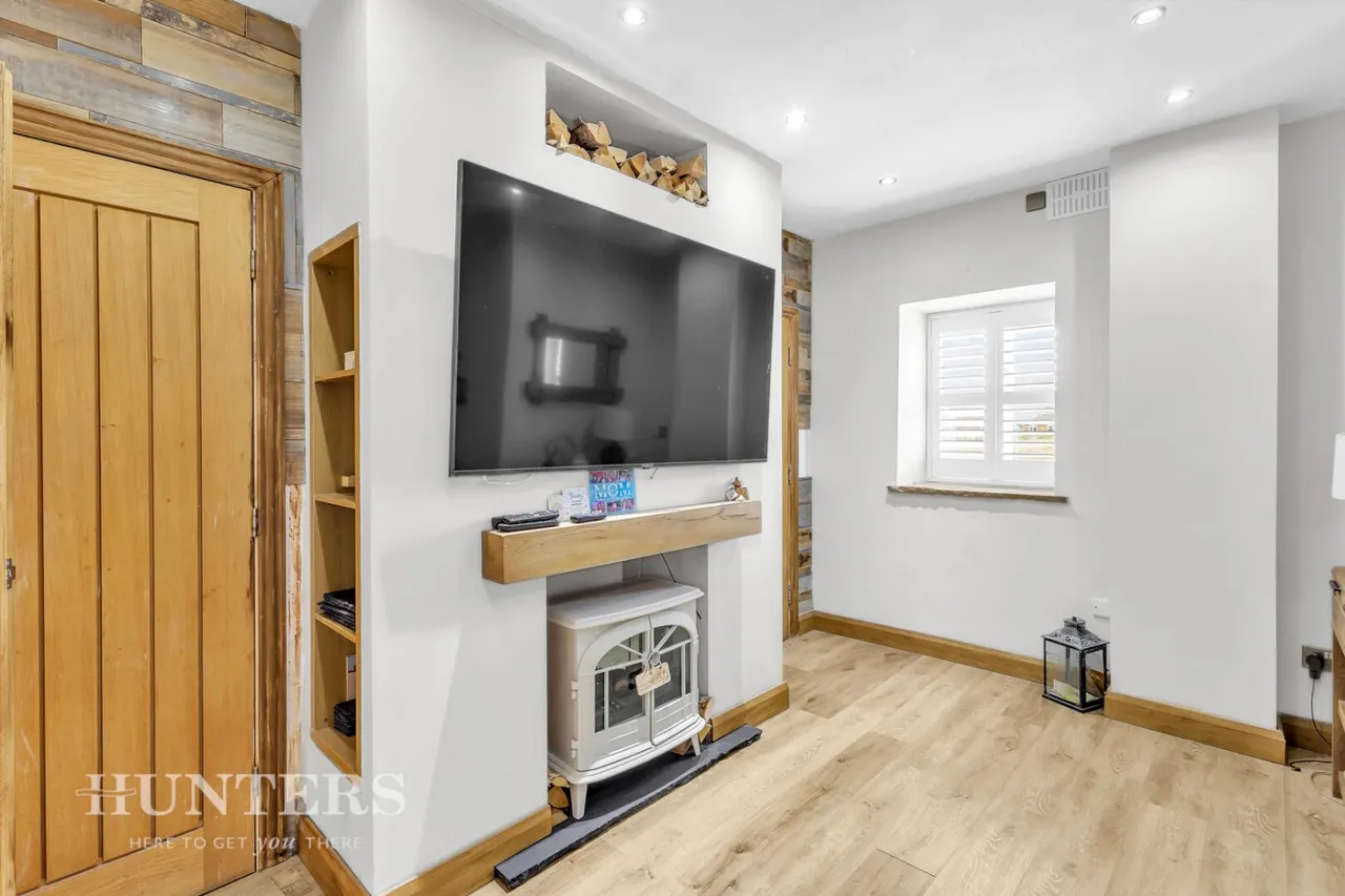 Eafield Barn, Smithy Bridge, OL15, photo 12