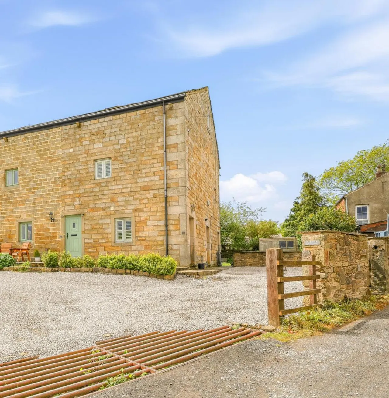 4 bed house for sale, Eafield Barn, Smithy Bridge, OL15