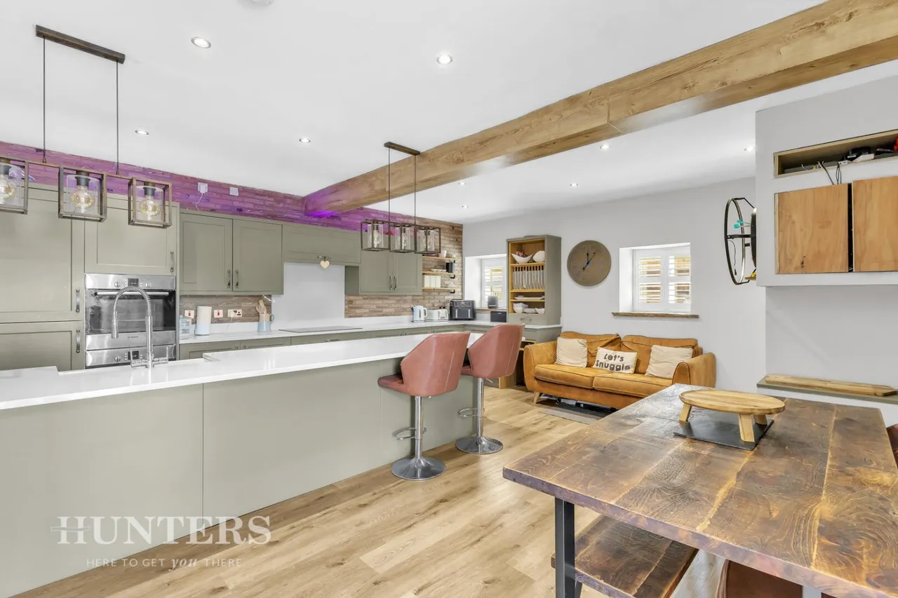 Eafield Barn, Smithy Bridge, OL15, photo 6