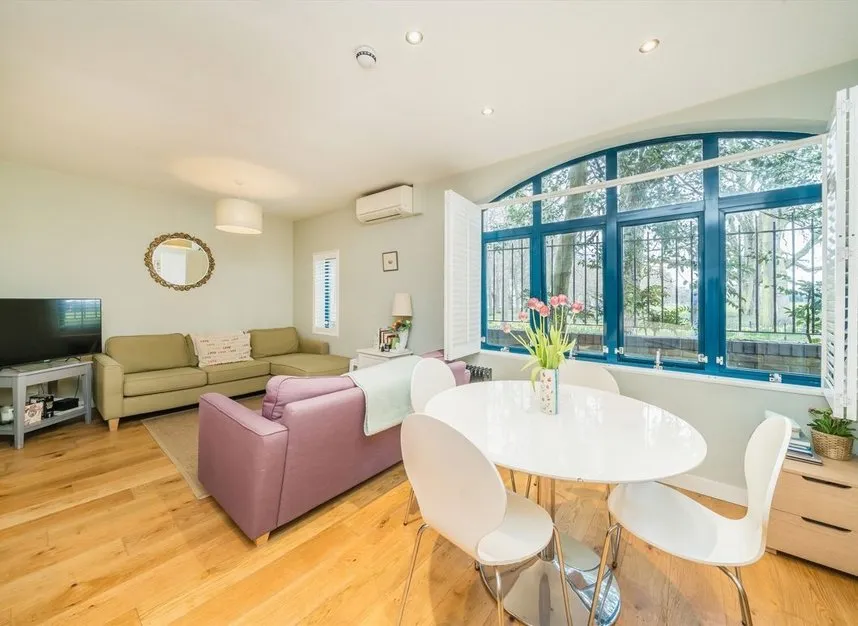 1 bed flat for sale — Deodar Road, Putney, SW15