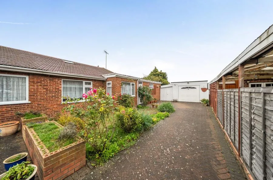 Orchard Close, Houghton Regis, LU5, photo 17