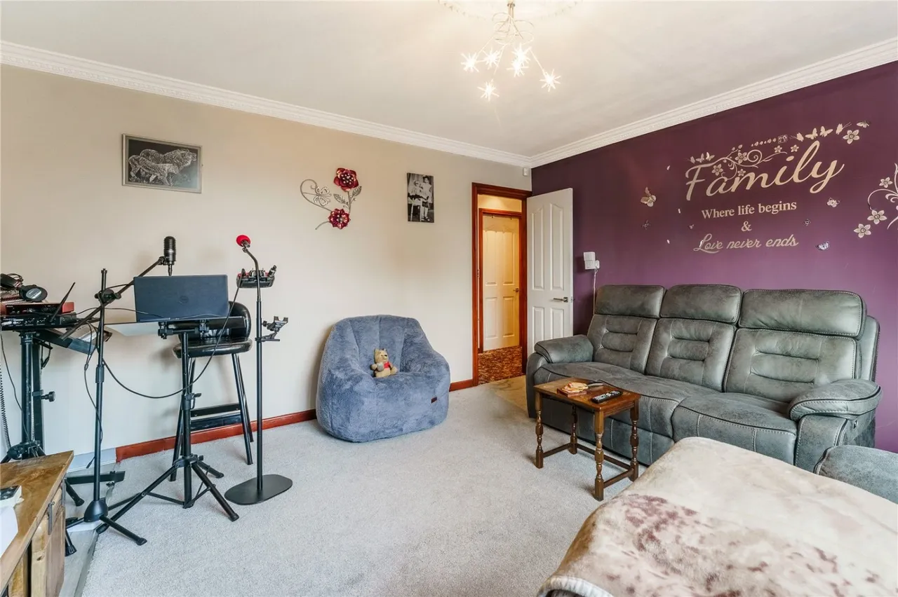 Womersley Road, Knottingley, WF11, photo 17