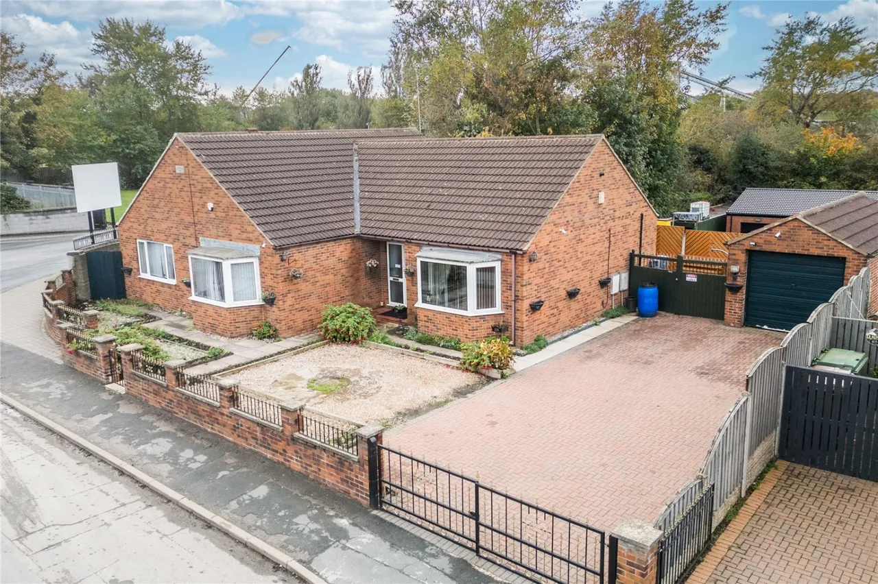 3 bed house for sale, Womersley Road, Knottingley, WF11
