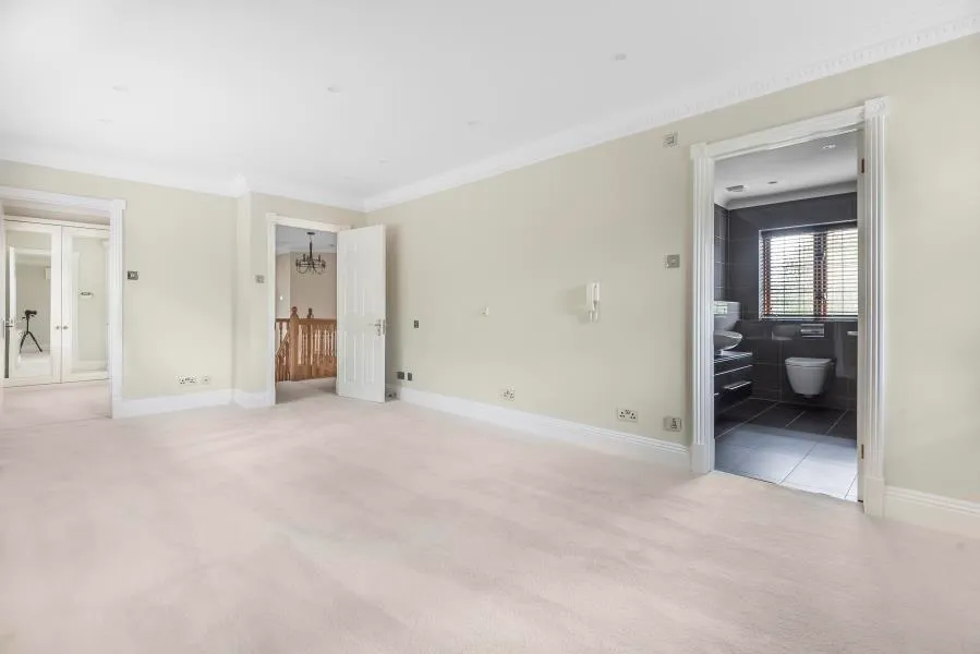 Virginia Water, GU25 4AT, photo 11