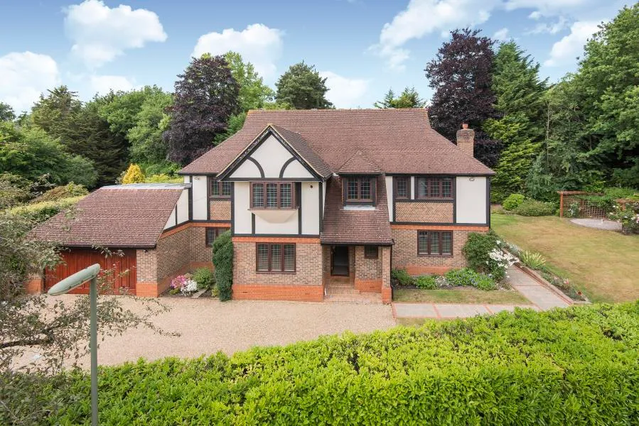 4 bed property to rent — Virginia Water, GU25 4AT