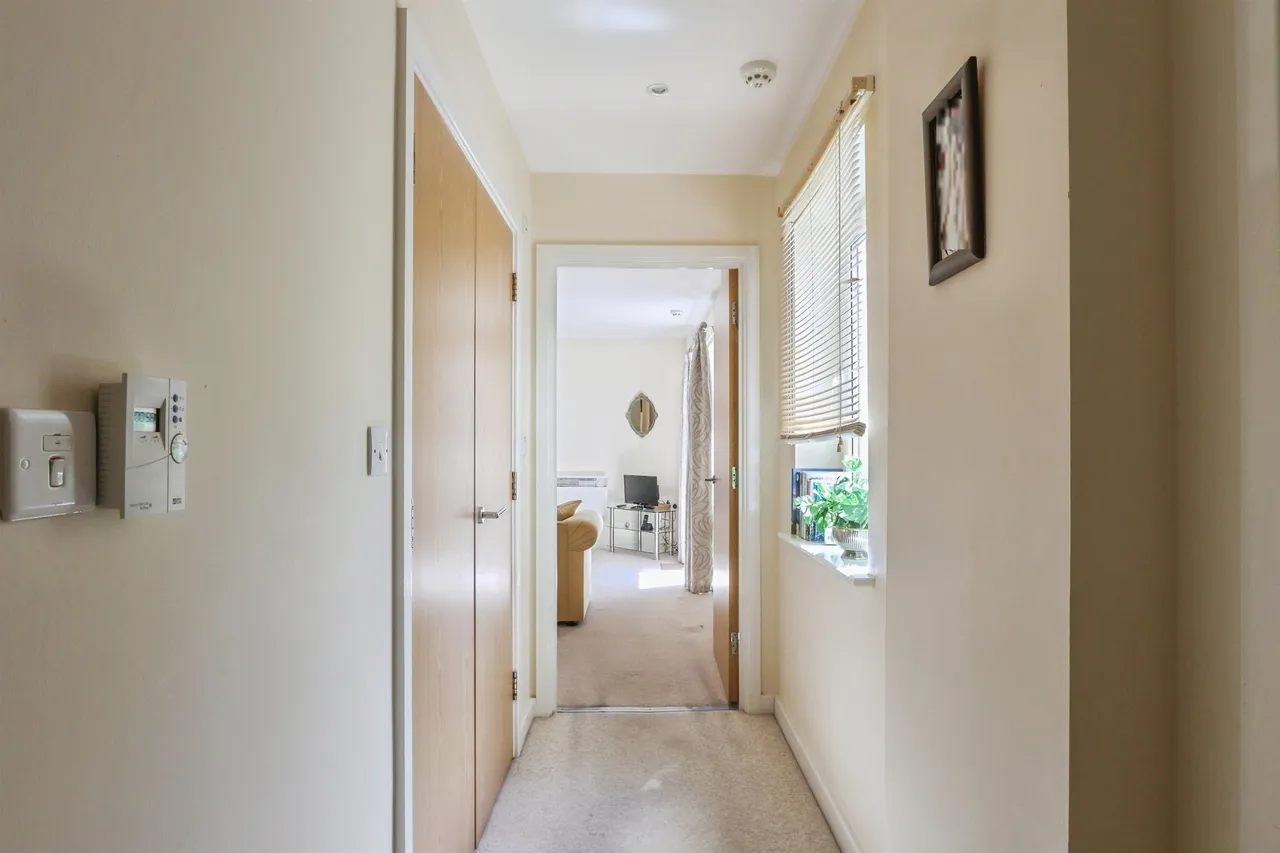Avenel Way, Poole, BH15, photo 8