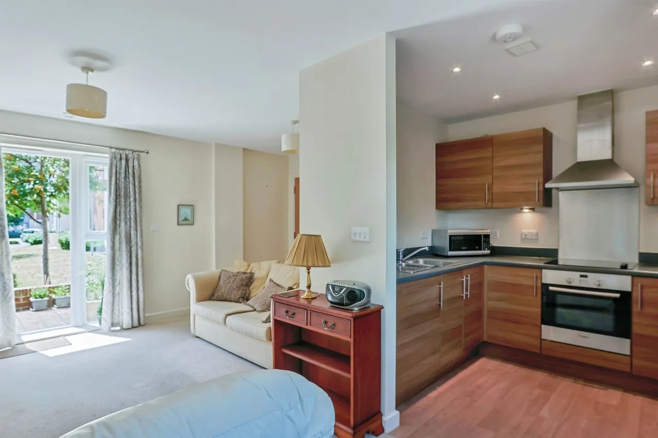 Avenel Way, Poole, BH15, photo 16